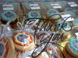 thank-you-themed-cupcakes-cookies