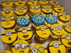 2D-minions- themed-birthday-cupcakes