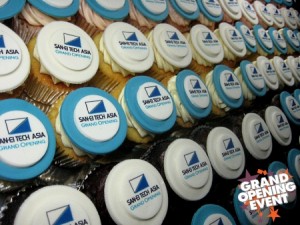 GRAND-OPENING-CORPORATE-CUPCAKES