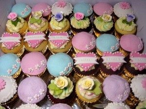 happy-birthday-customized-cupcakes-delivery- Singapore