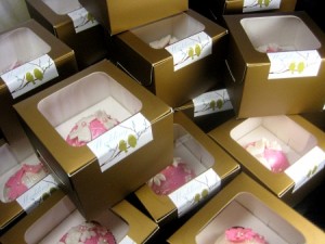 wedding-favor-cupcakes