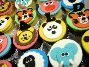 animal-order-delivery-birthday-cupcakes