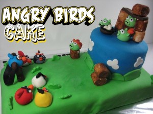 angry-birds-characters--Happy-birthday-decorated-cake