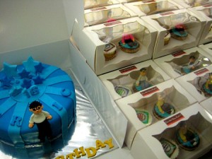 happy-birthday-cupcakes