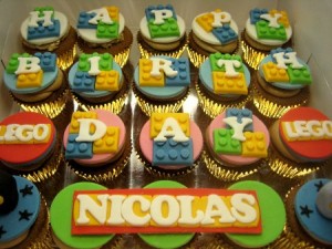 lego-birthday-cupcakes