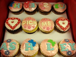 marriage-proposal-cupcakes