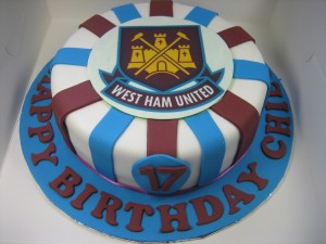west-ham-happy-birthday-themed cake