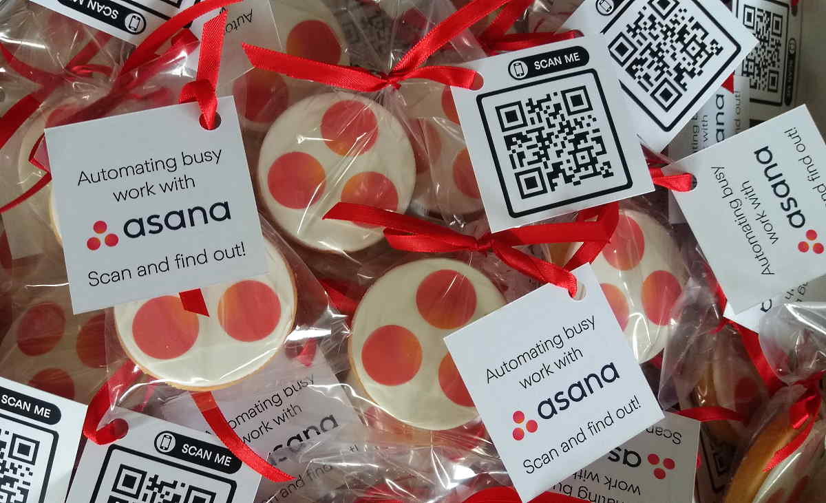 Cookie with QR code card